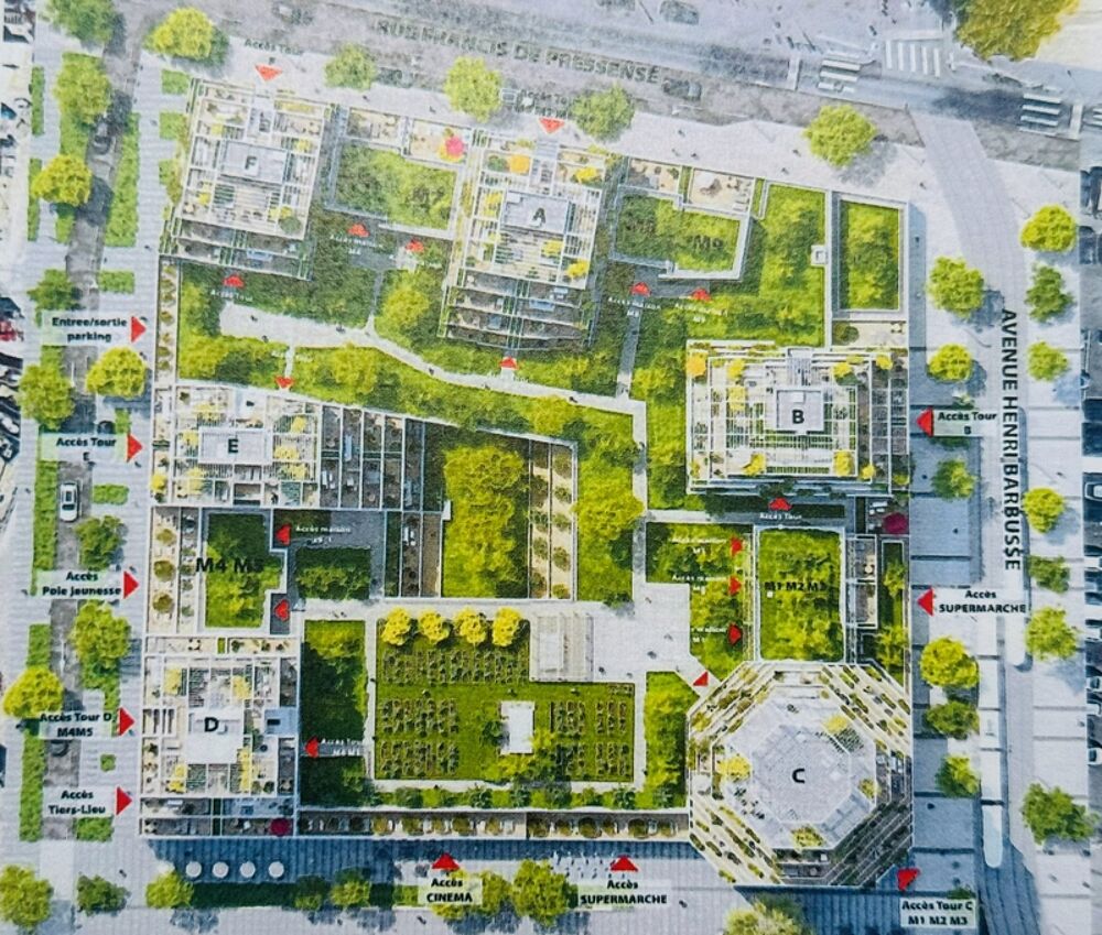 Surplombant un vaste îlot de verdure en plein coeur des gratte- ciel