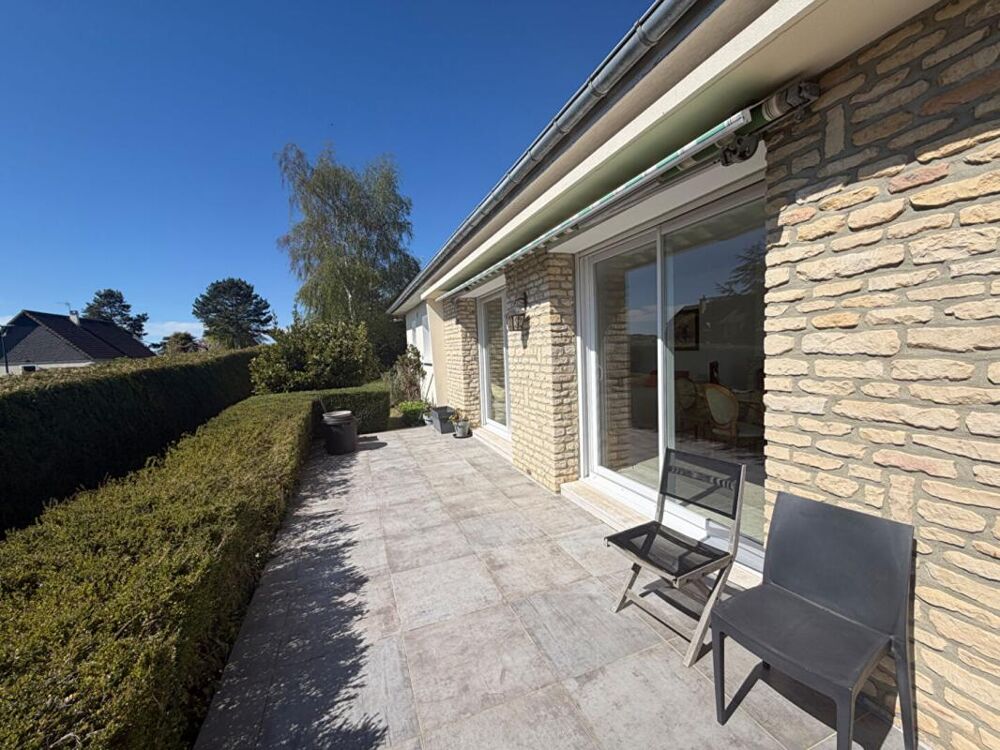 Ravissante maison de 4 pièces avec sous-sol total idéalement situé