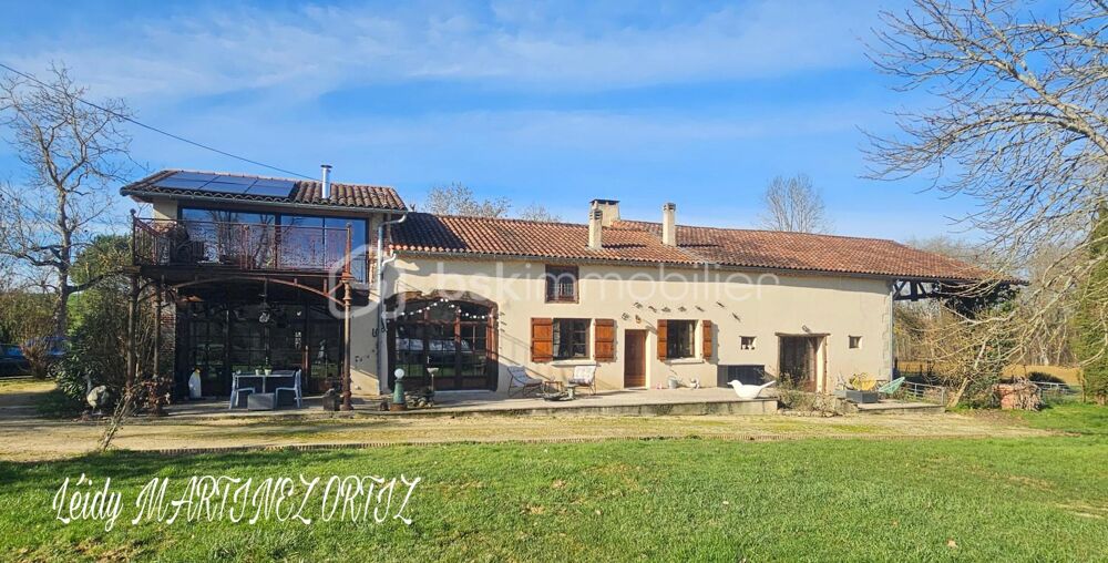 Maison en pierre, rénovée ,220m², 3 chambres , studio indépendant, dépendances , terrain 5500m²environ
