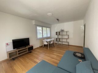  Appartement à louer 3 pièces 74 m²