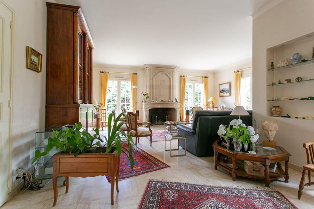 Vente Maison Maison Gétigné 11 P . 6 Chs . Bureaux . 274.92 M² . T 6832 M² . Garage . Cave . Salle de jeux . Bucher Getigne