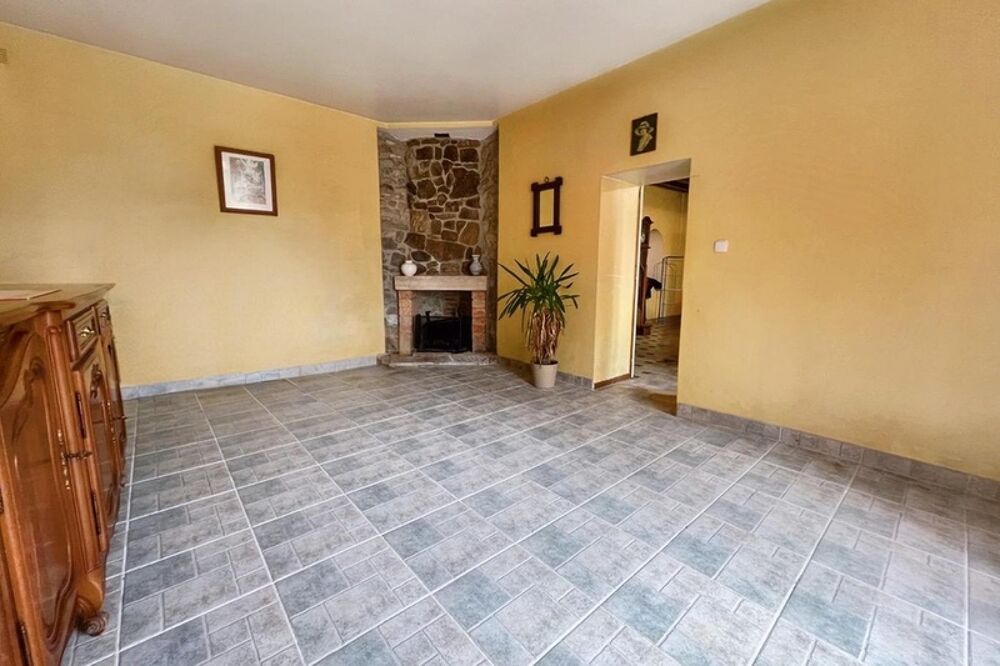Vente Maison Maison à vendre 5 pièces  (49) avec de nombreuses dépendances habitables Tierce