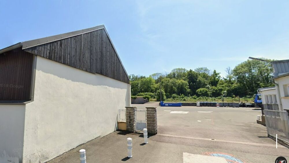   A VENDRE - ENSEMBLE IMMOBILIER A USAGE MIXTE Lure