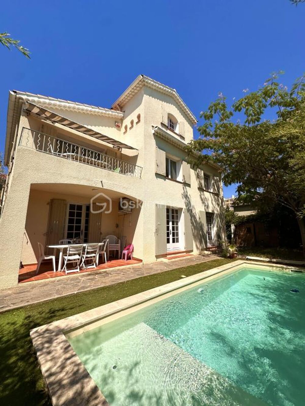Vente Maison Bastide lumineuse de 200 m² avec piscine, garage et T2 indépendant – Hyères Hyeres
