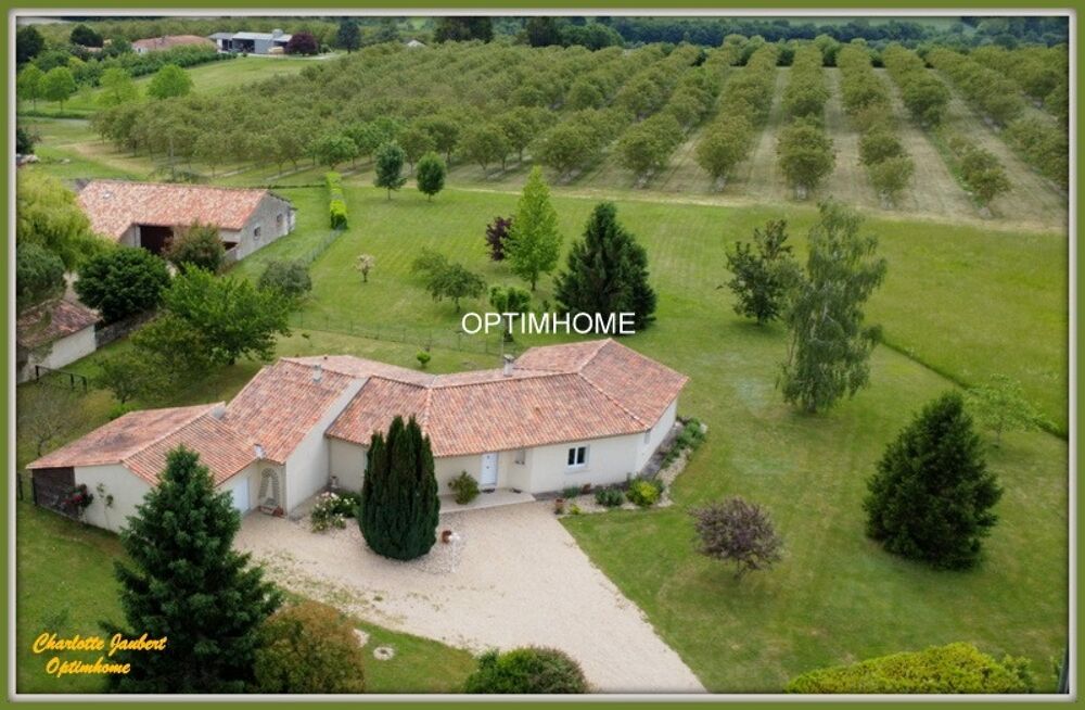 Maison 6 pièces 178 m² · à Chalais · 178 m² · 240 900 €