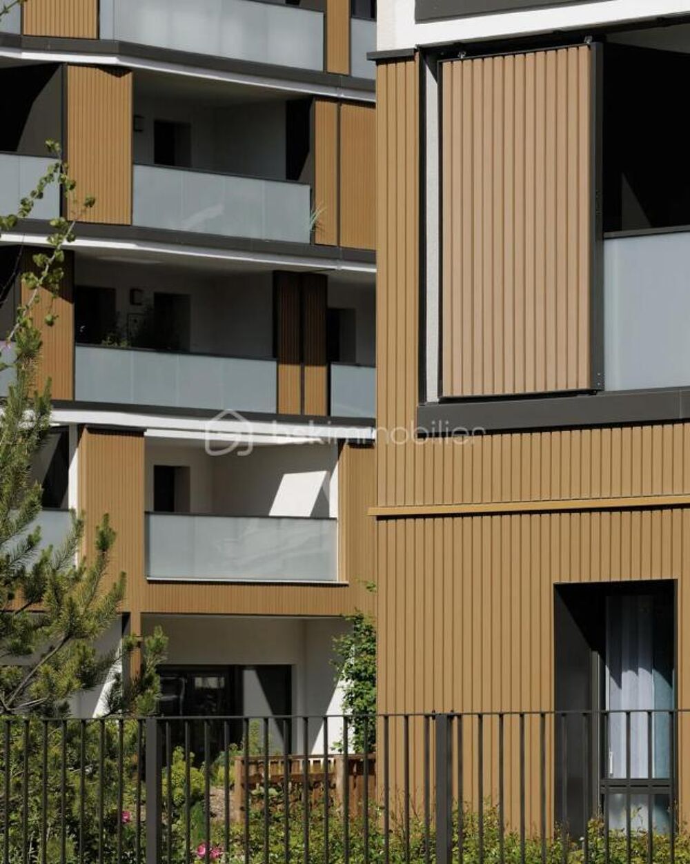 APPARTEMENT TYPE 4 PIECES DE 78 M2 IMMEUBLE RECENT ANNECY