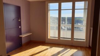  Appartement à louer 4 pièces 74 m²