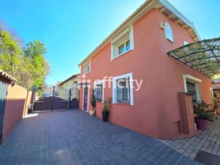  Propriété/château à vendre 12 pièces 304 m²