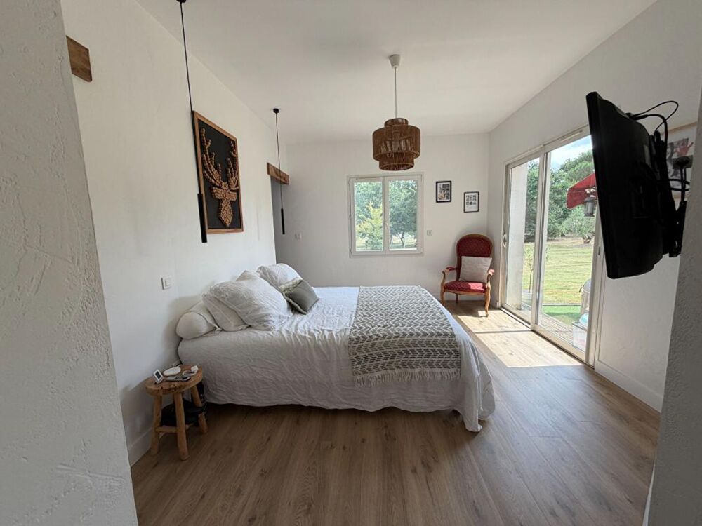 Maison proche Duras 6 pièces 5 chambres de 170 m2 sur grand jardin