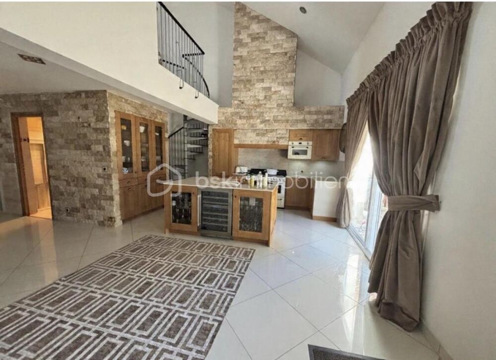 Vente Maison Charme de la tranquillité urbaine avec sa maison moderne sans aucun travaux Montfermeil
