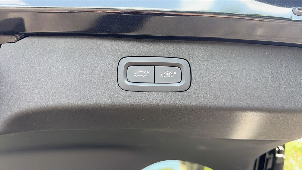 01 1.5 Ti 261 Plug in Hybrid DCT7 - Automatique Toit ouvrant 2022 occasion 06600 Antibes