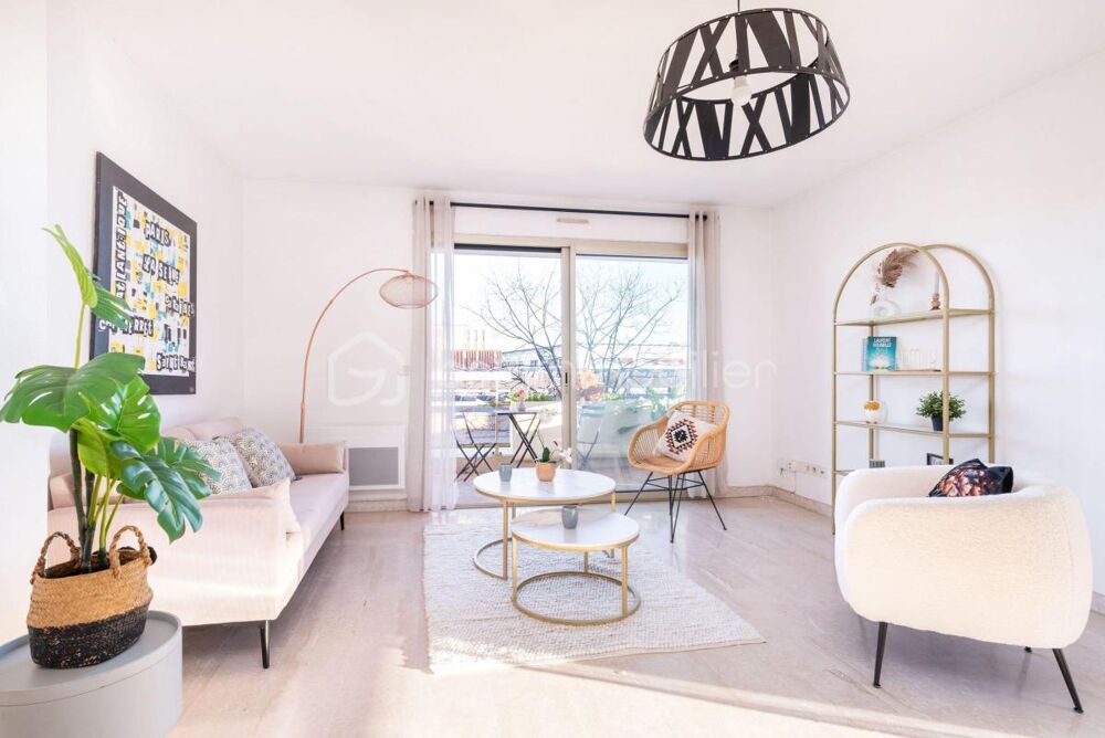Vente Appartement T4 LUMINEUX AVEC 2 BALCONS, GARAGE , PLACE DE PARKING ET CAVE Lyon 3