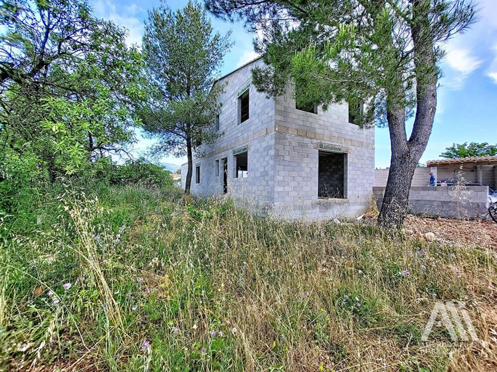 Villa neuve à terminer à Cuers