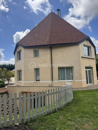9 pièces 420 m² · à Venoy · 420 m² · 588 000 €