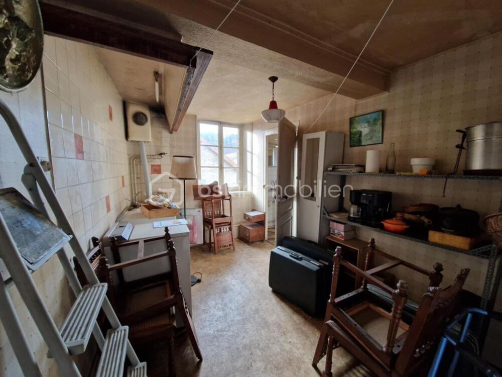 Vente Immeuble Immeuble en Pierre à Fort Potentiel - Local + Deux T2 + Combles Aménageables La tour du pin