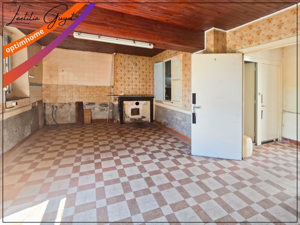 Vente Maison Maison � r�nover avec cour, grand garage et terrain constructible � Besson Besson