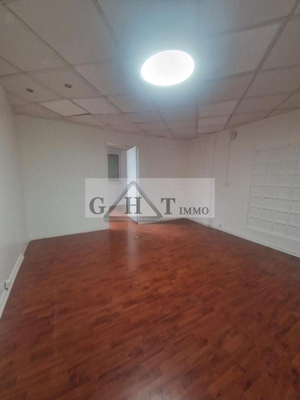   A LOUER  75 M² DE BUREAUX A AUBERVILLIERS 