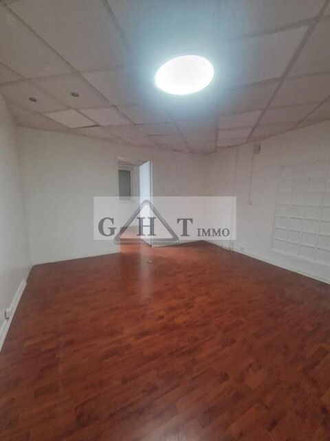 A LOUER  75 M&sup2; DE BUREAUX A AUBERVILLIERS 1300 93300 Aubervilliers