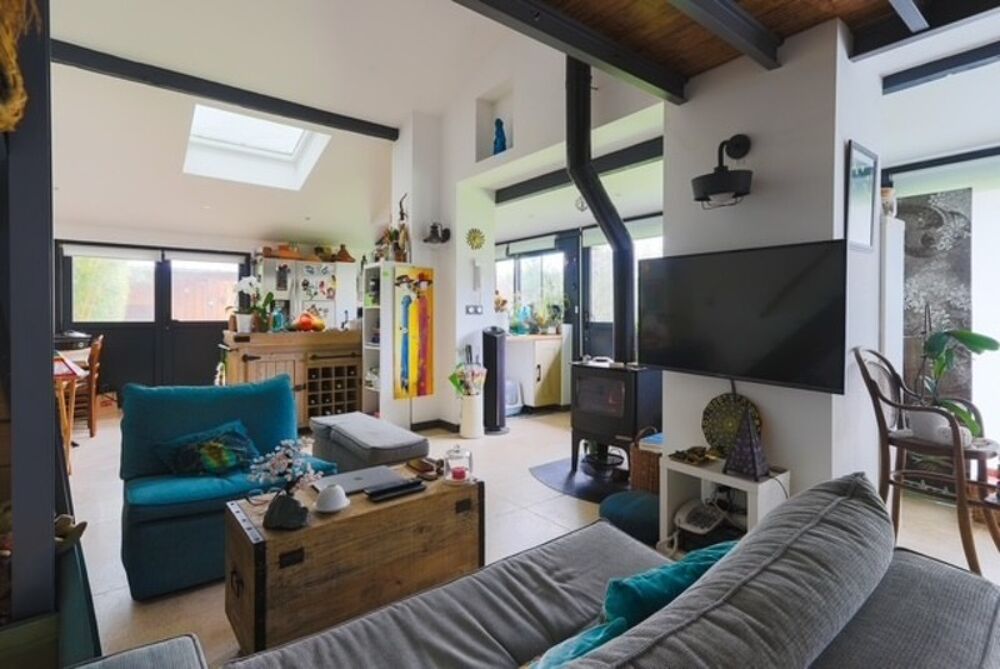 Vente Propriété/Château Très bel ensemble immobilier avec jardin et piscine proposant 2 maisons non mitoyennes  et un immeuble de 5 studios avec rentabi Talence
