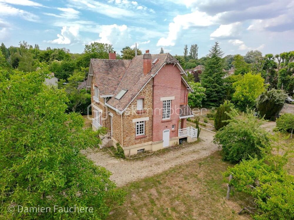 VILLA D'ARCHITECTE DE CARACTÈRE SUR PARC ARBORÉ DE 2 800 m²
