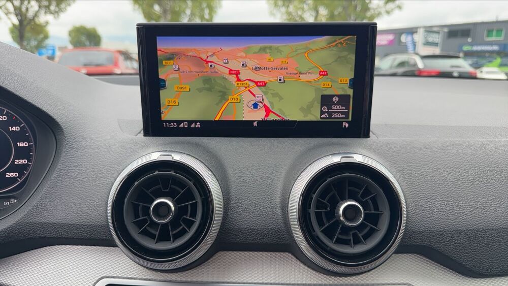 Q2 35 TFSI 150 S tronic 7 Design Luxe - Premi&egrave;re main Entretien 2020 occasion 73000 Chambery