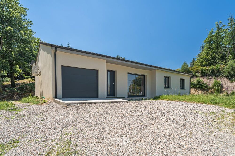 Maison 4 pièces 105 m² · à Chaptelat · 105 m² · 244 900 €
