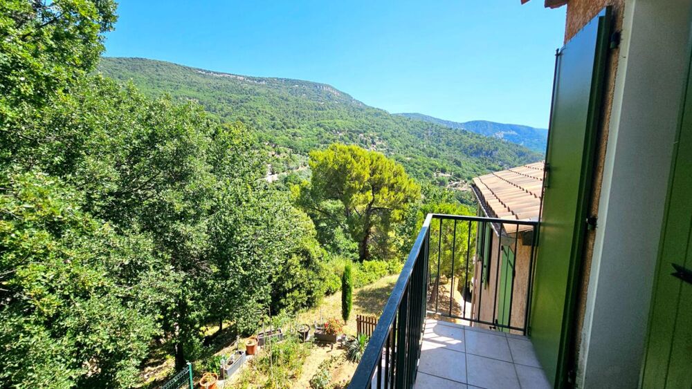 Maison mitoyenne totalement rénovée avec jardinet