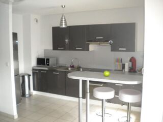  Appartement à louer 3 pièces 65 m²