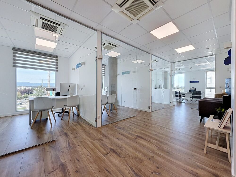   ANNEMASSE – BUREAUX 70 m²; 4 BUREAUX; 2 PARKINGS; GARE & TRAM À PIED;IMMEUBLE SECURISÉ, LUMINEUX Annemasse