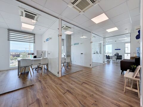   ANNEMASSE – BUREAUX 70 m²; 4 BUREAUX; 2 PARKINGS; GARE & TRAM À PIED;IMMEUBLE SECURISÉ, LUMINEUX 