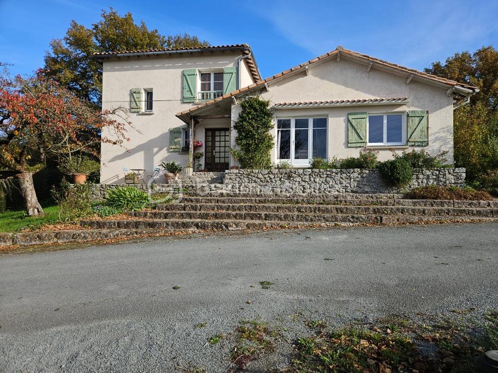 Maison avec exploitation agricole 150m2, 9 pièces