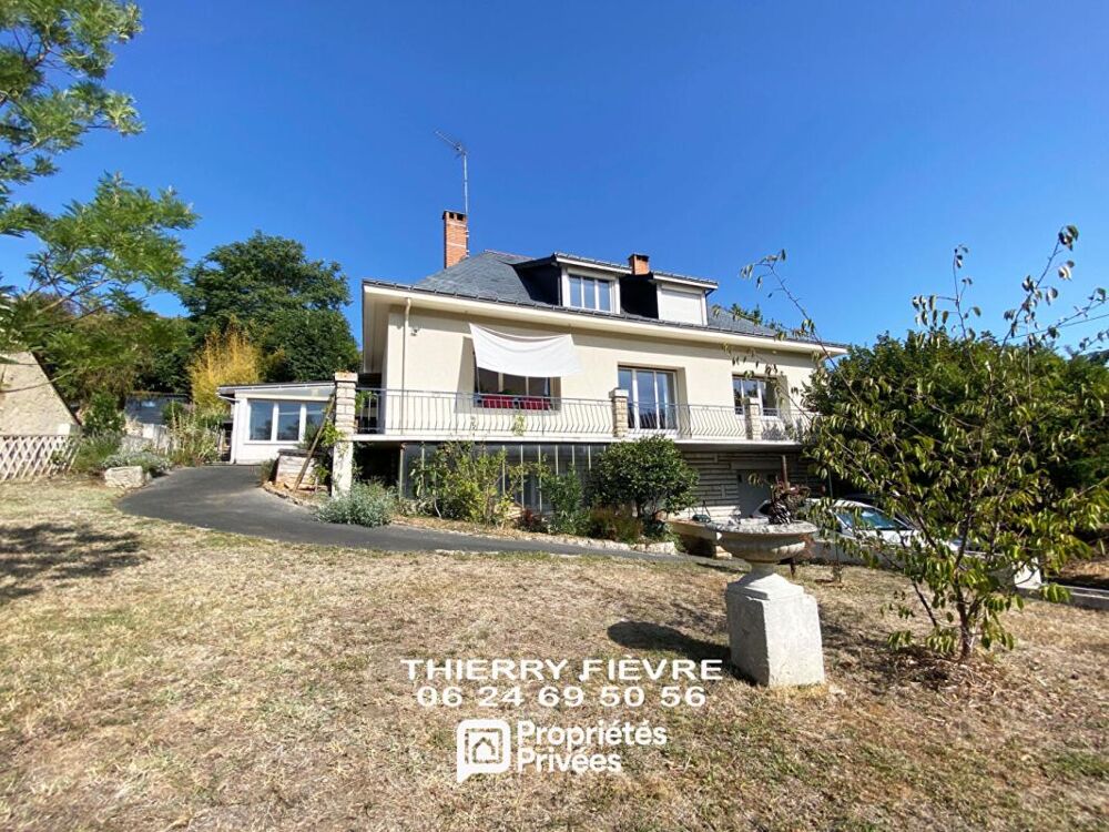 A VENDRE MONTREUIL BELLAY 49260 Maison de 151 m2 4 chambres sur terrain clos avec véranda cave