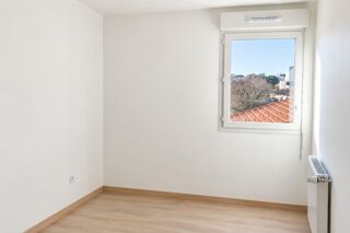  Appartement à louer 3 pièces 65 m²