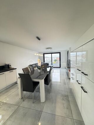  Appartement � vendre 4 pi�ces 98 m�