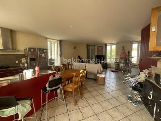  Immeuble  vendre 15 + pices 554 m