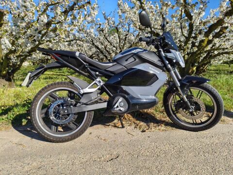Annonce voiture Moto Moto 2350 €