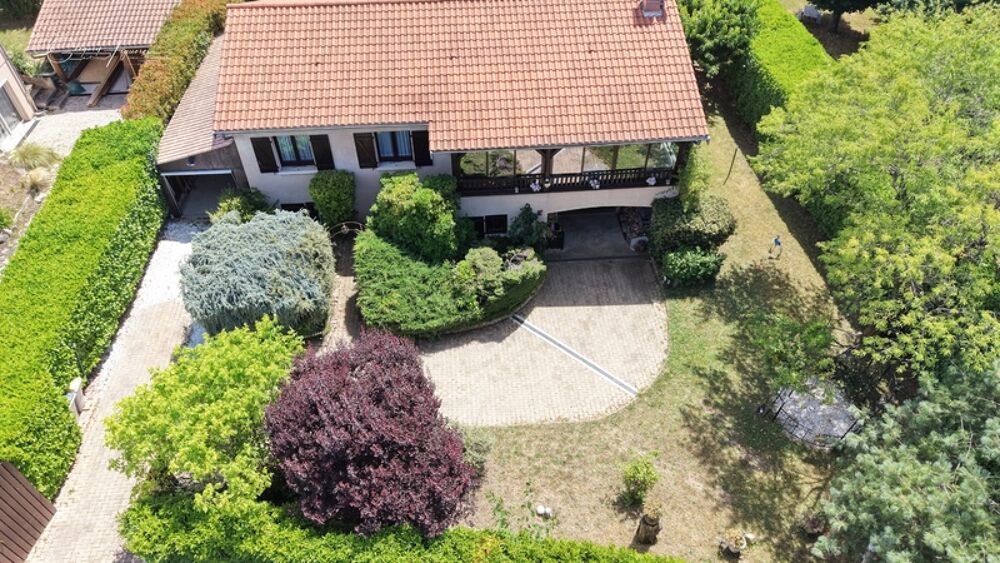 Vente Maison CHAPONOST – Élégante maison familiale avec possibilité de deux logements indépendants – Terrain de 802 m² Chaponost