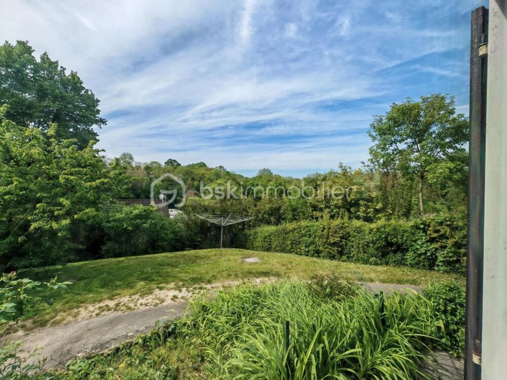Maison familiale 5 pièces sur 3 niveaux  137 m²  total surface au sol 250 m2  Terrain 616m2  Osny (95)