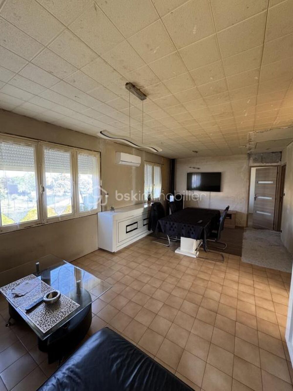 Maison de caractère à rénover  Séjour lumineux et jardin de 500 m²