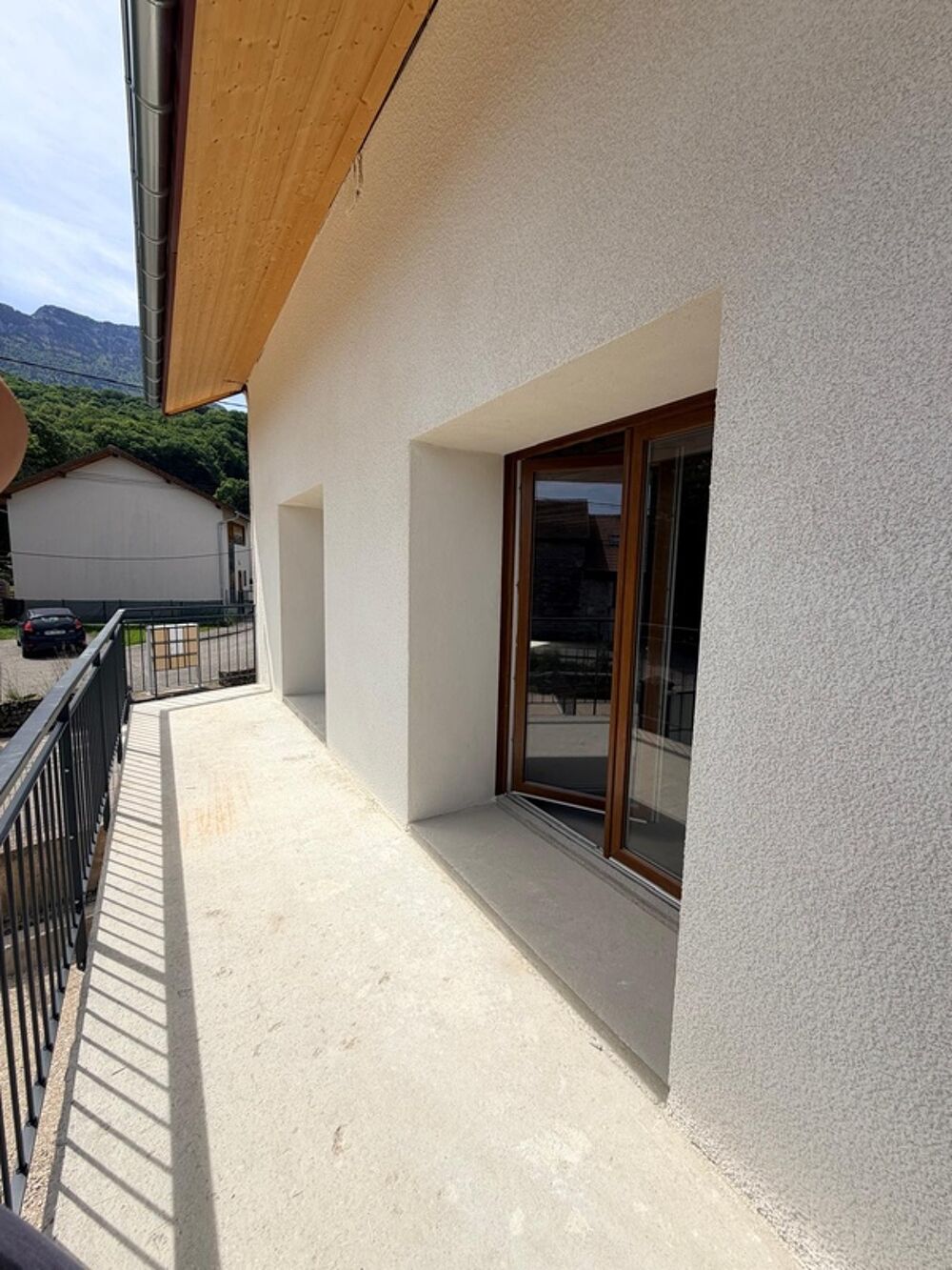 Maison à vendre 1 pièces CHAPAREILLAN (38) - 190 M2 - jardin privatif