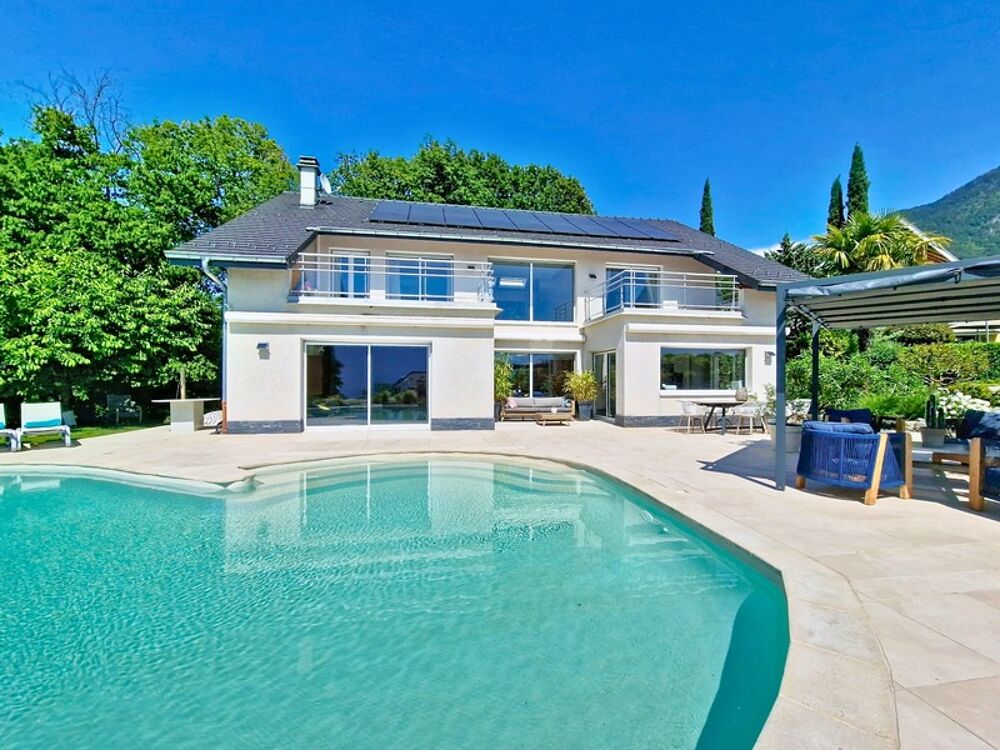 Villa d'exception avec vue lac, piscine et prestations haut de gamme