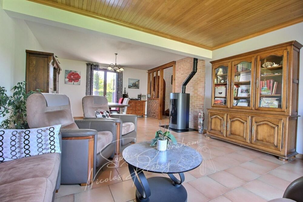 Maison individuelle avec sous-sol et jardin