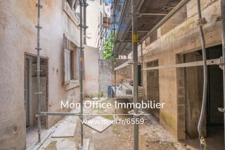  Immeuble � vendre 15 + pi�ces 220 m�
