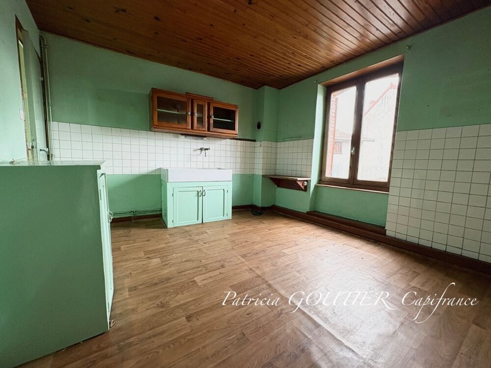 Vente Appartement Proche de NOIRETABLE à vendre  APPARTEMENT de 68 M2 avec petit terrain non attenant Vetre sur anzon