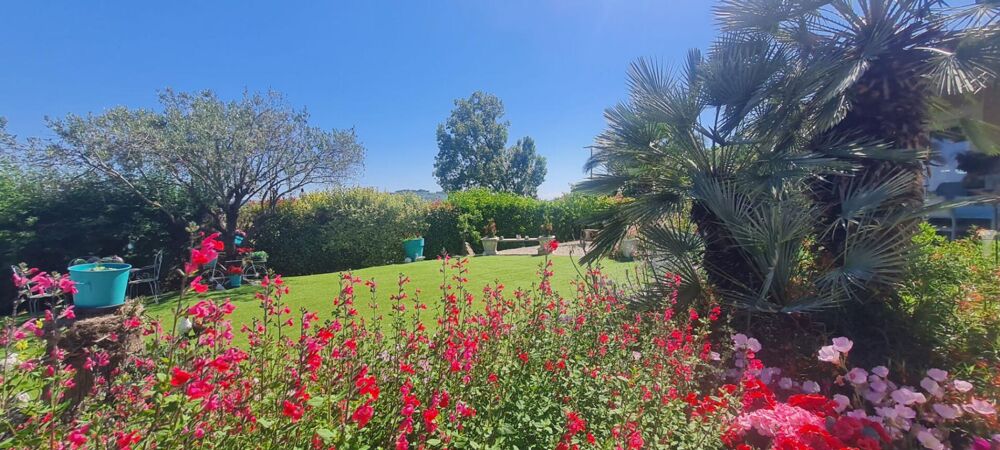 Vente Villa Splendide villa de 140m² avec double garages/piscine/ vue dégagée sur 1161m² de terrain Saint genies de fontedit