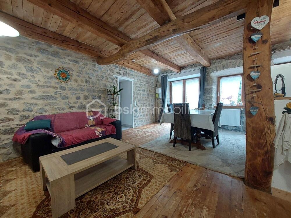 Vente Maison ? SAINT-NECTAIRE – MAISON DE CARACTÈRE AVEC NOMBREUSES DÉPENDANCES Saint nectaire