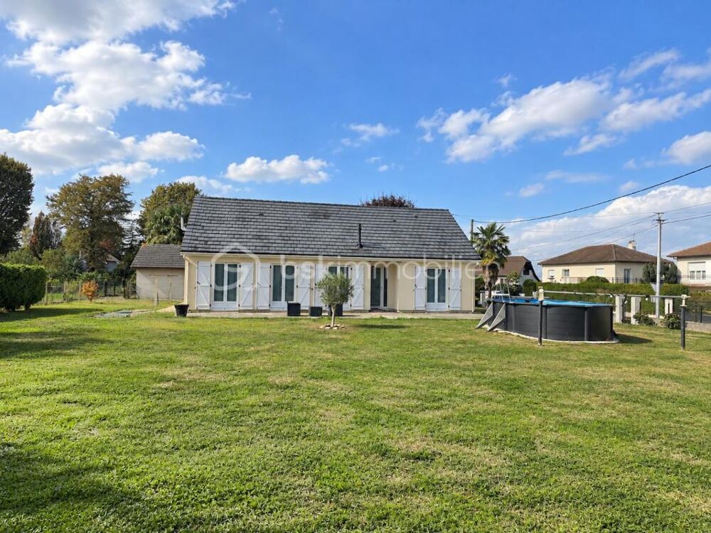 Vente Maison Maison de plain-pied – 4 chambres – Double garage – Piscine Hors sol – Aux portes de Morlaàs Morlaas