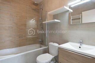  Appartement à louer 5 pièces 111 m²