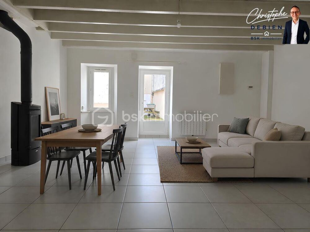 MAISON RÉNOVÉE  2 CHAMBRES - CALME  COUR  POÊLE À BOIS - LA BRUFFIÈRE
