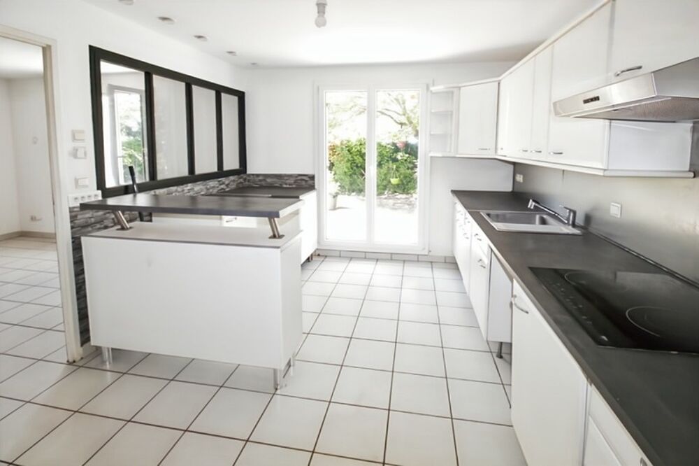 MAISON INDIVIDUELLE COUP DE COEUR À VENDRE  7 PIÈCES  138 m²  CENTRE-VILLE DE PLAISIR (78)